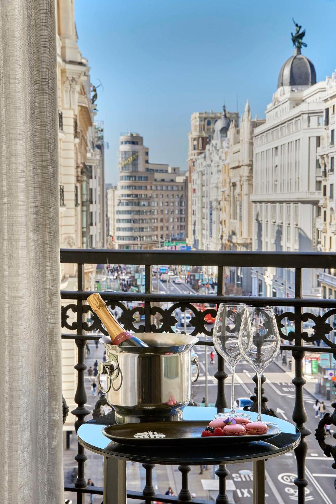 Nh Collection Madrid Gran Via Hotel Exterior photo